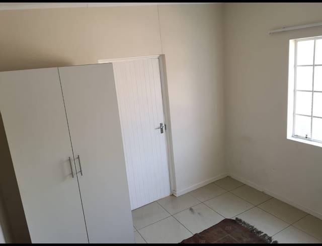 1 BEDROOM APARTMENT TO LET IN PRESTBURY